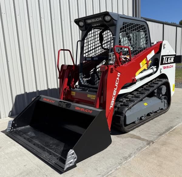 NNBVX 2025 Takeuchi TL6R Compact Track Loader, 3 Hours, 65 HP Diesel Engine, Open ROPS - Image 1